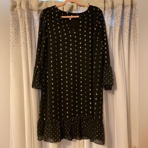 Brand- Crown & Ivy
Size- XXL, PTP- 24”, Length- 37”
Color- Black/Gold